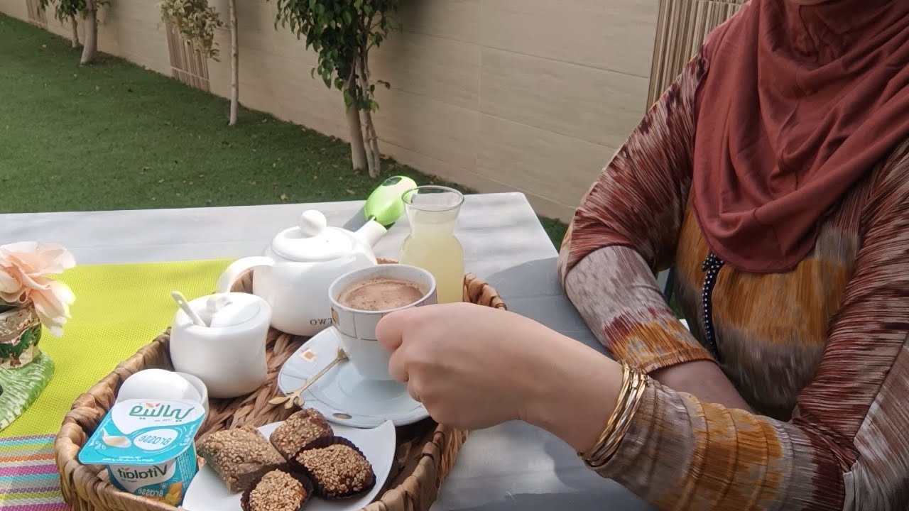خرجت للجردة شربت قهوتي ماذابيا مادخلتش للدار قعيدة ترد الروح ☺️ وديتكم بالكيكة بالجوز الهند بنينة