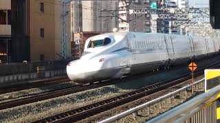 230409_009 浜松駅を通過する東海道新幹線N700系 J31編成(N700S)