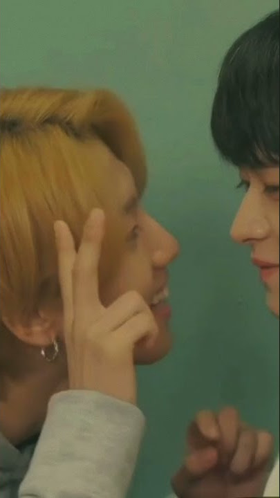 jisung being cute for minho [minsung] #straykids #stay #minsung #minho #jisung #love #hot #bl