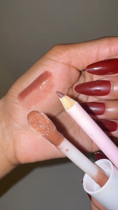My go to brownie glazed lip combo 🤎🍩