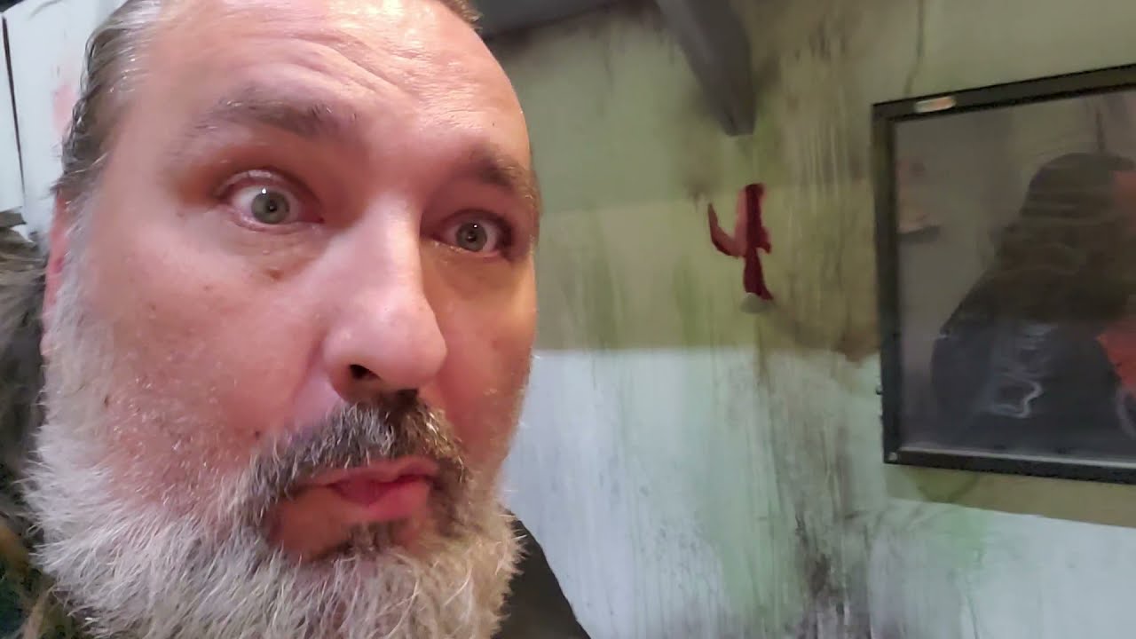 peeling paint wall effect