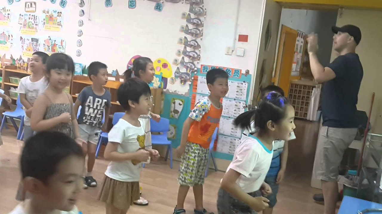 Genki English Left and Right Song with Big Class 1