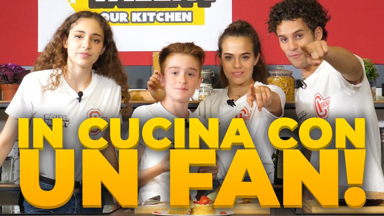 Our Kitchen - Una fan cucina il rotolo alle fragole!!