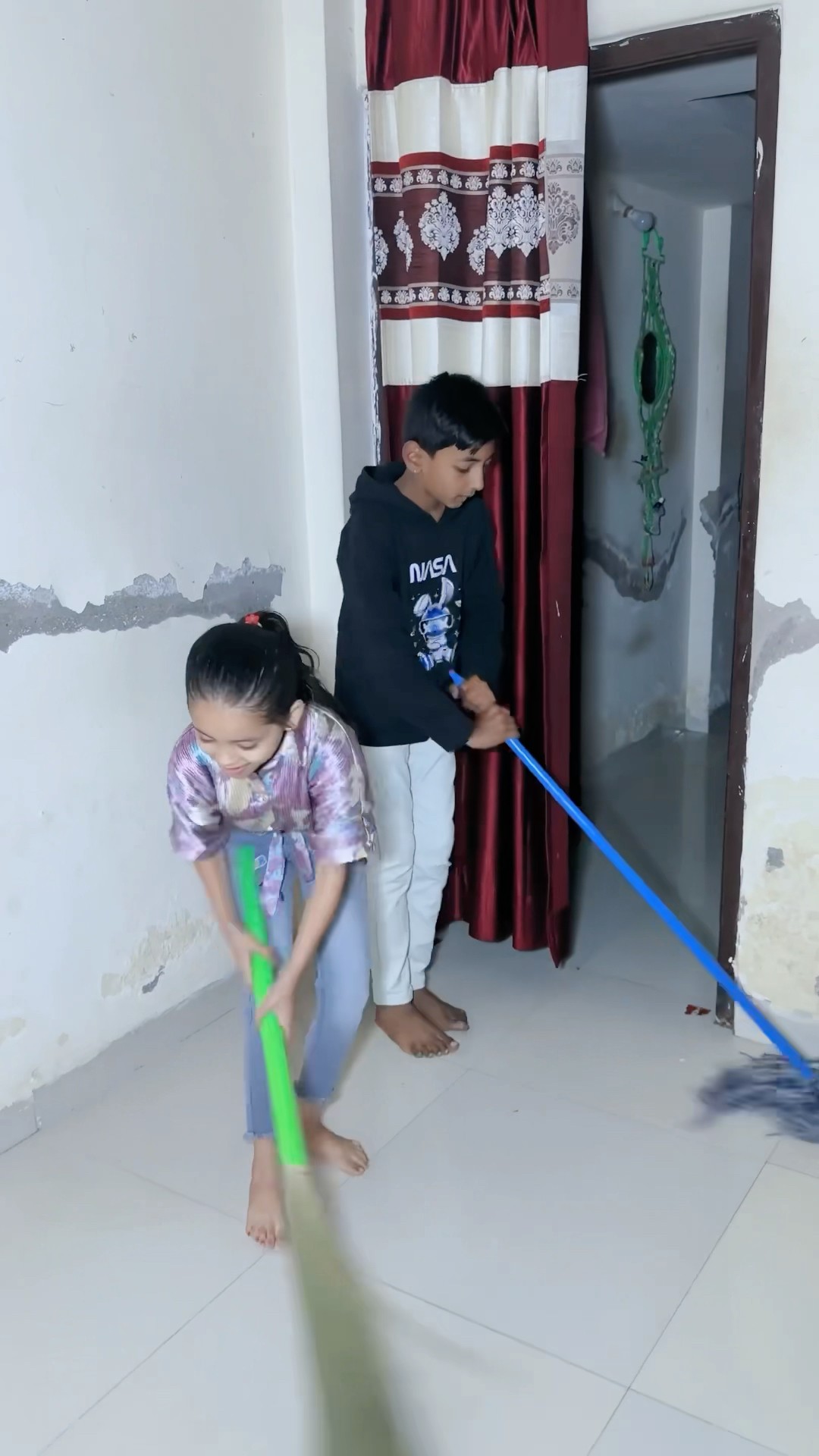 बिचारे मेरे मासूम बच्चे?? #funny #kajalsoni #comedy #family #youtubeshorts #kajalsoni @kajalsoni