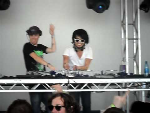 Mightyfools live on stage at creamfields 2010