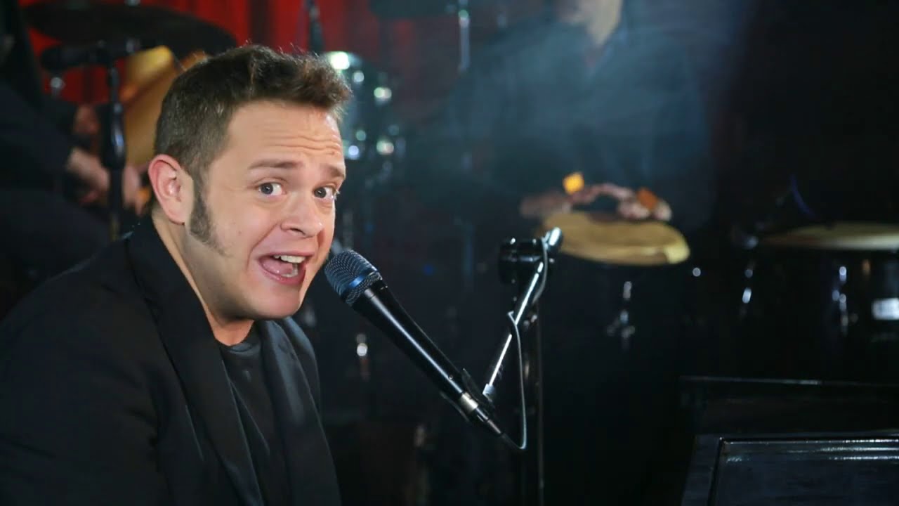 Ya son las doce • Rodrigo De La Cadena (Juan Bruno Tarraza) en vivo desde La Cueva