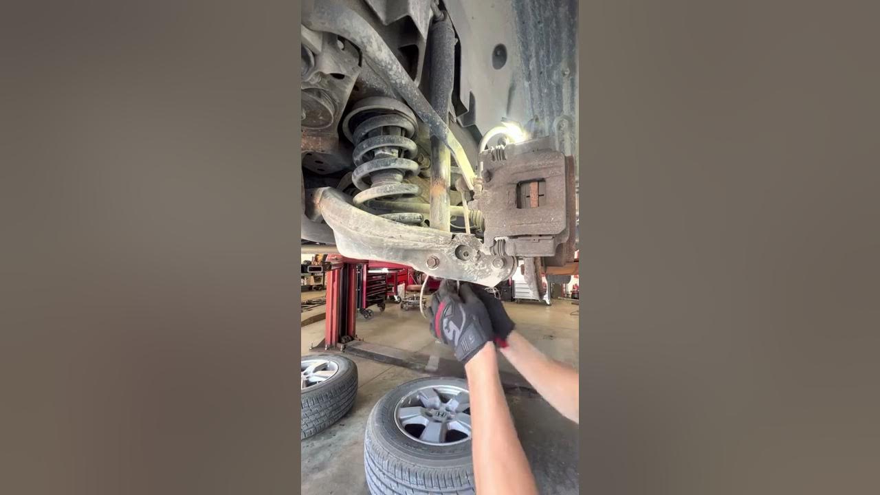 Rear shocks Honda Pilot seized bolts - YouTube