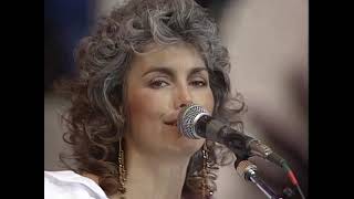 Emmylou Harris &amp; Vince Gill - If I Be Lifted Up (Live at Farm Aid 1987)