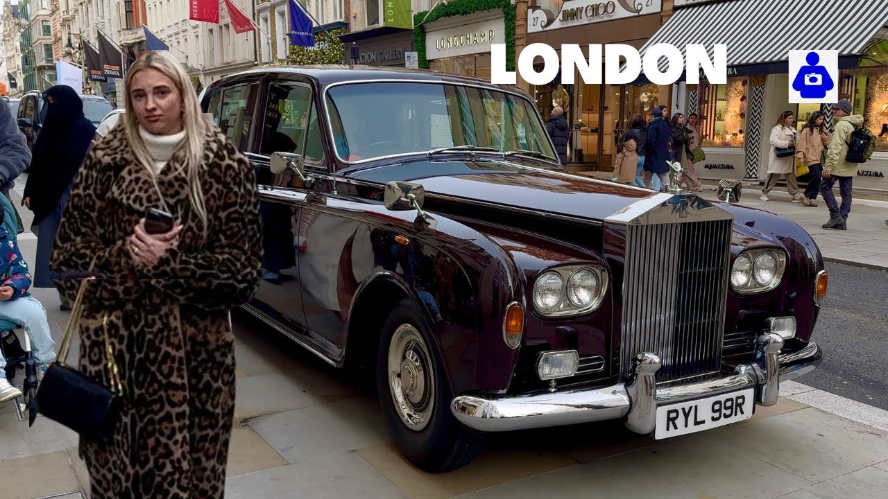 London Christmas Walk 🇬🇧 Piccadilly Circus to MAYFAIR | Boxing Day 2023 | 4K HDR