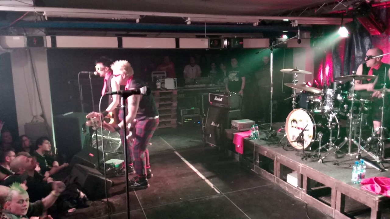 The Toy Dolls Spiders In The Dressing Room YouTube