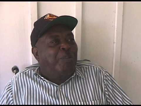 Cedell Davis---It Ain't Easy Playin' The Blues