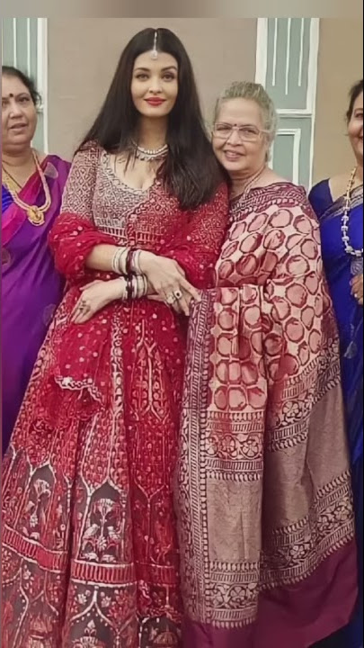 Aishwarya Rai with father Krishnraj Rai & mother brindya Rai #aishwaryarai