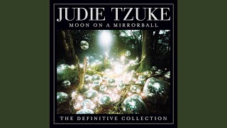 Video thumbnail of "Judie Tzuke - Paralell Lives"