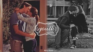 Rory + Dean|| My youth is yours
Video requested by CaoimheMcCay and SuckerForNatasha
I know that I made my last video about these two 9 months ago but I cant accept the fact that they had only one scene in the revival:( Dean was the perfect boyfriend, he listened to her, he made everything to make her happy, he protected her and he loved her so much;) They own my heart;) I hope that you like it:) Rory + Dean|| My youth is yours
