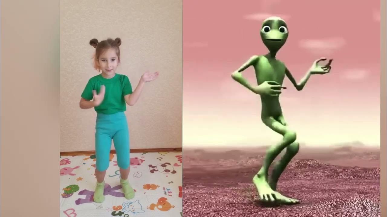 Зелено танцуй цаца песня. Как танцуют пчелы. Зелёный инопланетянин танцует. Зелено танцуй цаца песня. Зелёный человечек танцует.