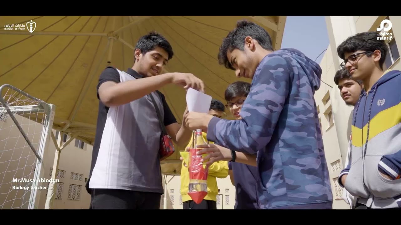 متوسطة  منارات الرياض