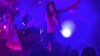The Struts *Live* Am I Talking to the Champagne (or Talking to You)