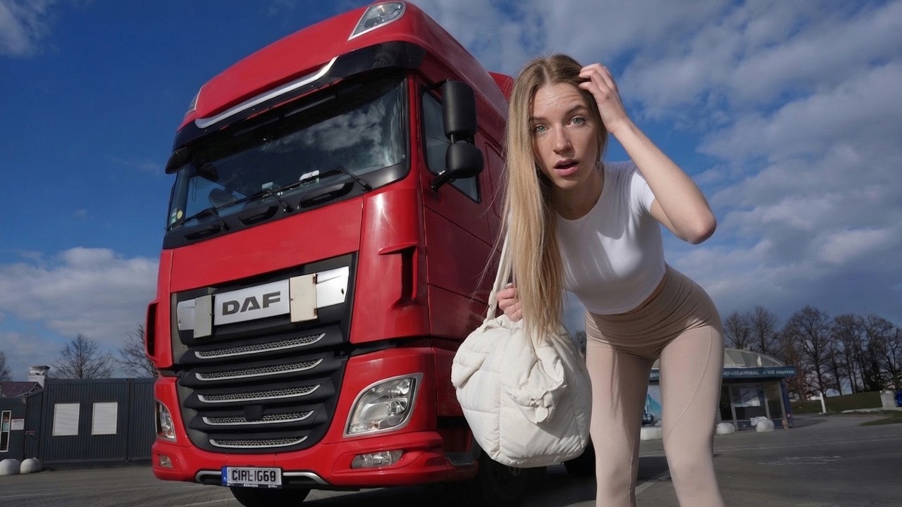 Female Truck Driver Has Never Driven an Old Truck Like This