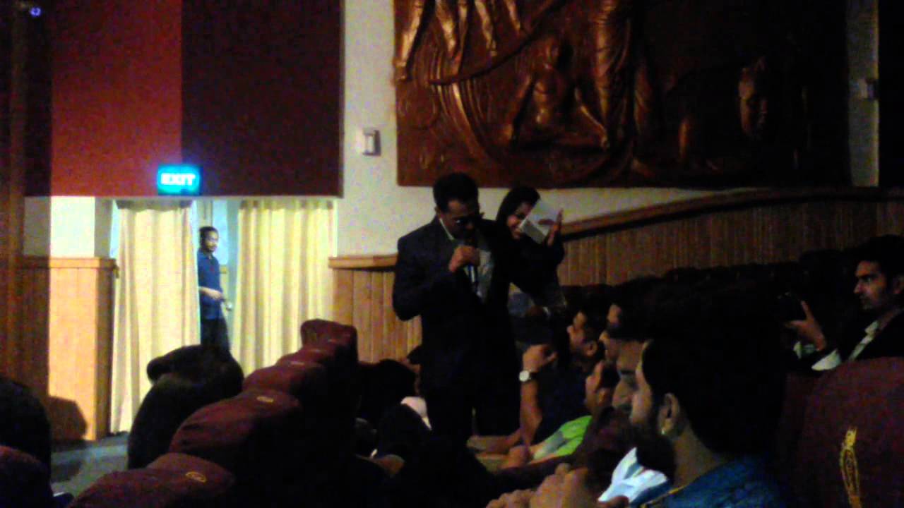 Anchor Abner Dias hosting fashion show for fgali.com