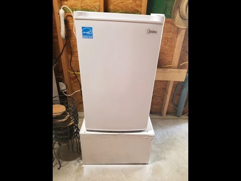 Amazon Purchase 3.0 Cubic Feet Midea WHS-109FW1 Upright Freezer Review