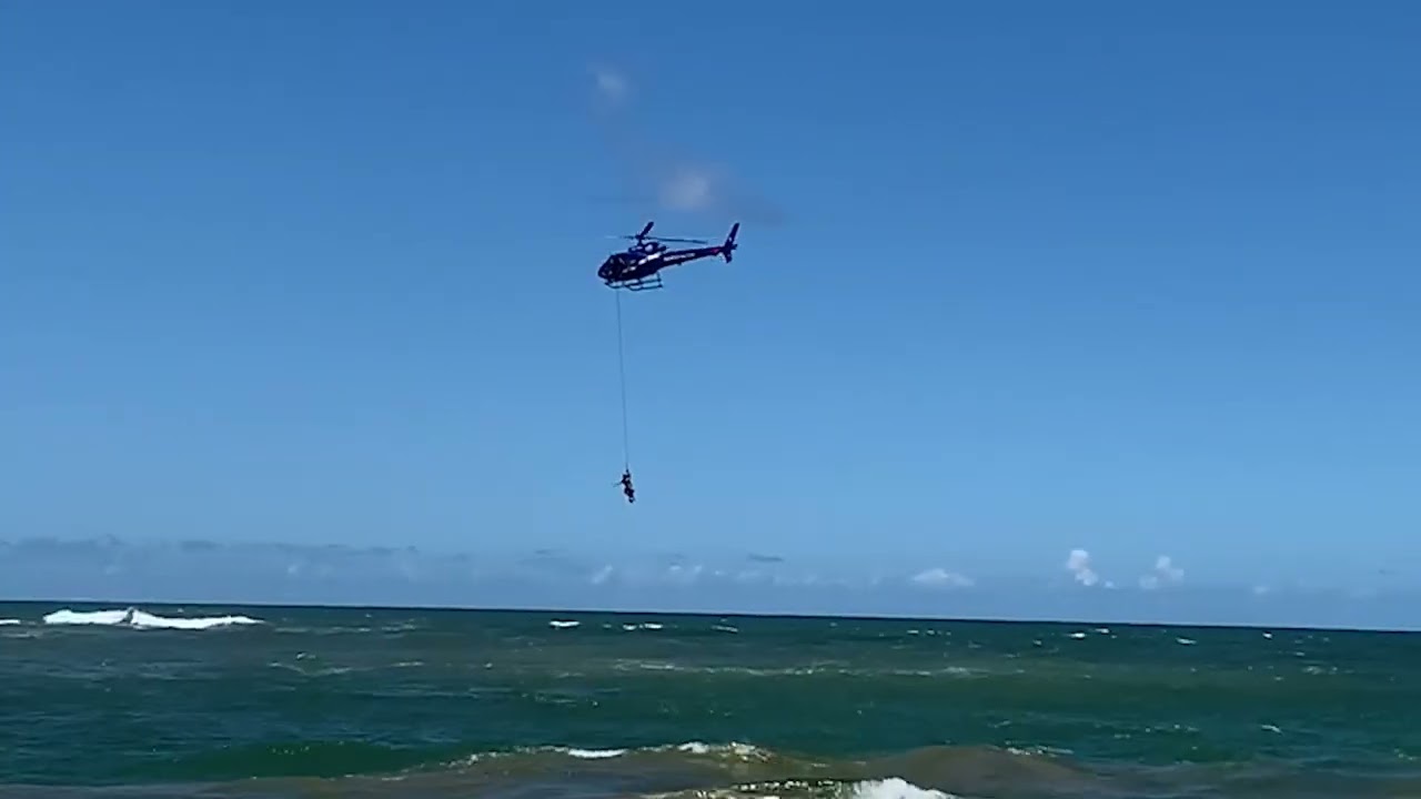 helicóptero da PMBA Resgata quatro vitimas de afogamento