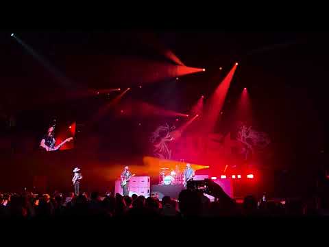 Bush 12/14/25 "Comedown" snippet Mohegan Sun Arena, Uncasville, CT 