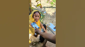 Zoya Wa Muuza Maji Auziwa Iphone Ya Kunua Mfuniko 