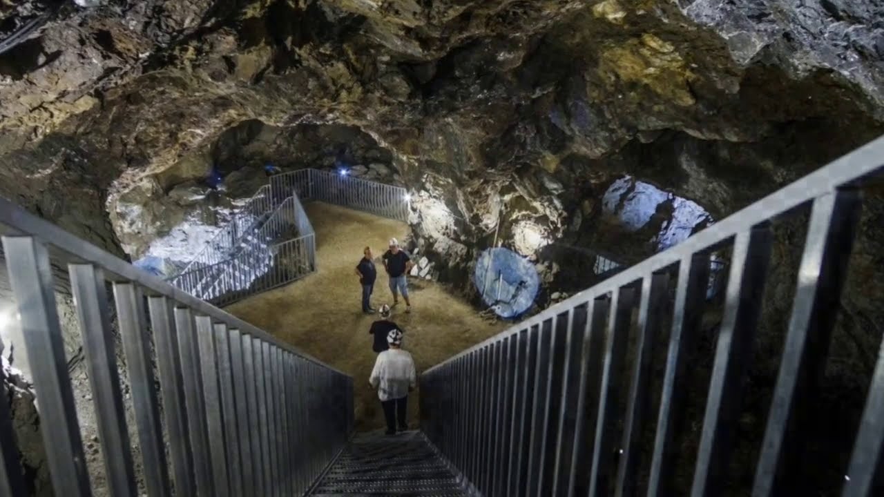 GEODA GIGANTE DE PULPÍ - La cueva de los cristales mágicos. - YouTube