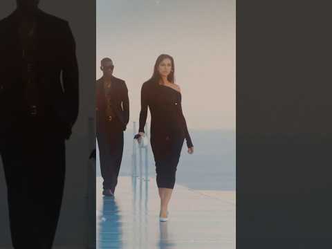 Коллекция Versace и Дуа Липы 2023 получила название La Vacanza 😍 И показ очень атмосферный! #мода