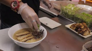 JAPANESE RAMEN SHOP Hakata Ramen 博多ラーメン & Spicy Salmon Sushi Roll スパイシーサーモン巻き寿司 - Uma Uma Ramen