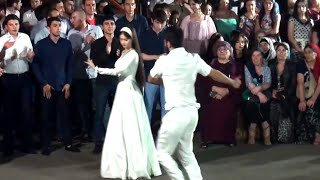 Танцы под красивую Чеченскую музыку! Девушка и Парень Танцуют 2024 Лезгинка