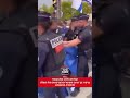 ישראלים שבאו לצפות בגמר הטור דה פראנס בפריז הניפו שלט שחררו את החטופים השוטרים פחות אהבו את המחווה ישראלים שבאו לצפות בגמר הטור דה פראנס בפריז הניפו שלט שחררו את החטופים השוטרים פחות אהבו את המחווה