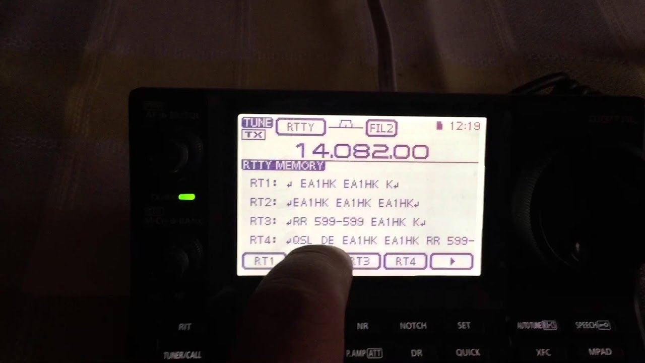 RTTY Icom 7100 - YouTube