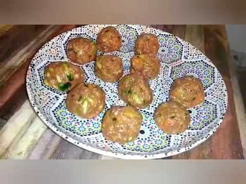 كفتة اللحم بصوص الطماطم ممزوجة بالخضرشهية للاطفال وهي بدون غلوتين 