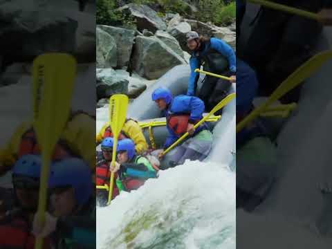 Vídeo: Rafting em águas bravas em Sacramento