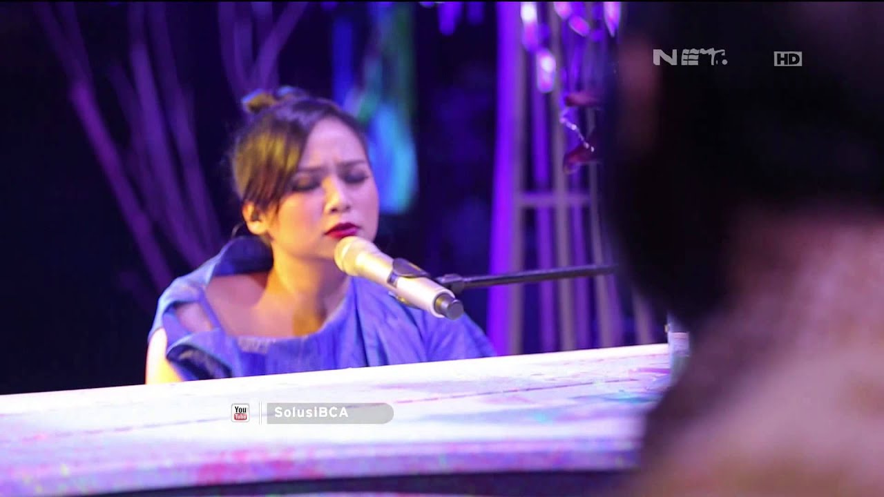 Gebyar BCA - Gita Gutawa - Rangkaian Kata - YouTube 