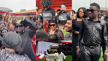 Kuami Eugene Buries Dad, Pallbearers Display With Body - Piesie Esther, Empress Gifty, Others Mourn
