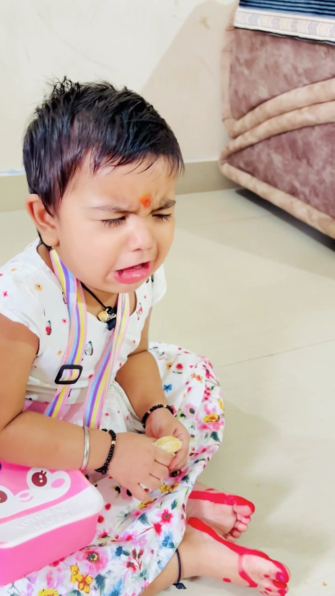 Bhaiya tent house me nhi jane de rha ?