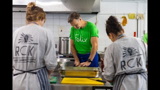 David Morrissey Visits Refugee Community Kitchen