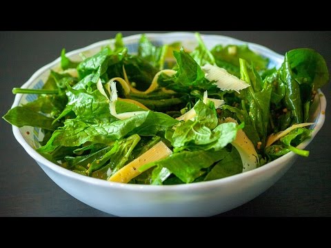 Видео рецепт Салат со свежим шпинатом