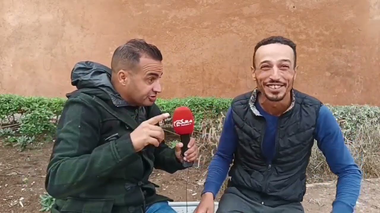 شوفو زوجته اش دارت ليه في التيليفون 😱😱 كايقول انها غير خدمات وجرا.ت عليه وهي جاوباتو ب 