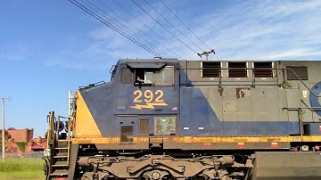 CSXT Q696 with an AC44CW/ET44AH With some Horn Salutes as they come on into town