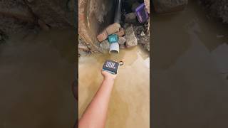 JBL Go 4 water pipe slide test