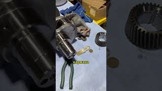 Как вытащить шпонку за 6 рублей? Смотрите битву с коленвалом Perkins