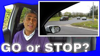 When to Go at a Roundabout &amp; When to Stop