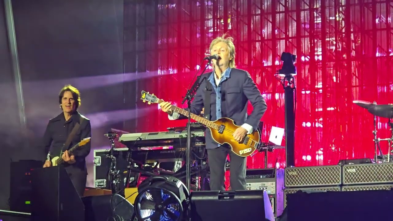 (2) Paul McCartney - Mexico City / 12 - Nov - 2024 / "Junior's Farm"-"Letting Go"-"Drive My Car"