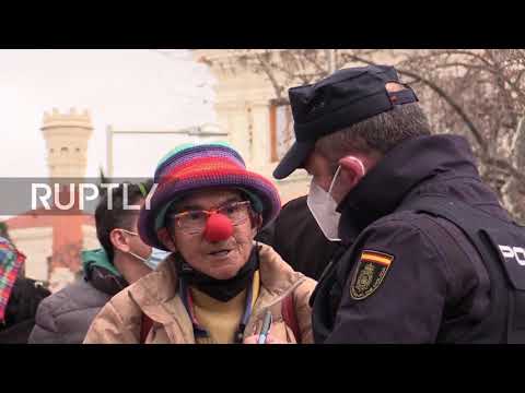 Spain: Thousands of COVID sceptics take to Madrid streets