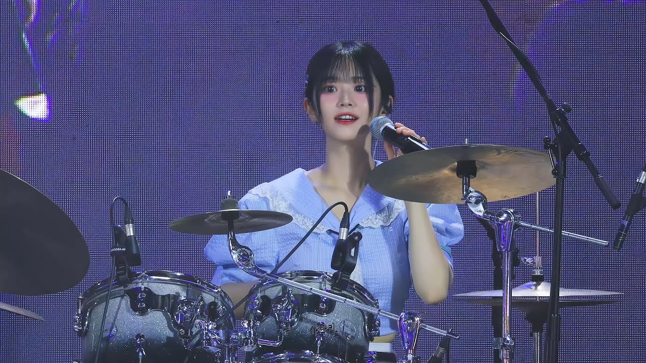 [4K]QWER 쵸단 직캠 안녕,나의 슬픔 내 이름 맑음 디스코드 CHODAN FOCUS 중부대 240925 - YouTube