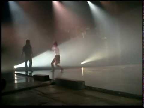 Slicing Static (excerpt 1/4) - RUBBERBANDance Group