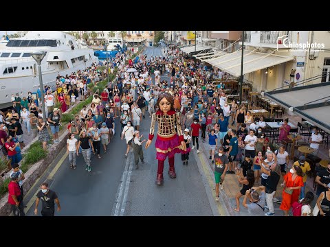 Η εντυπωσιακή προσφυγοπούλα Αμάλ έφτασε στη Χίο